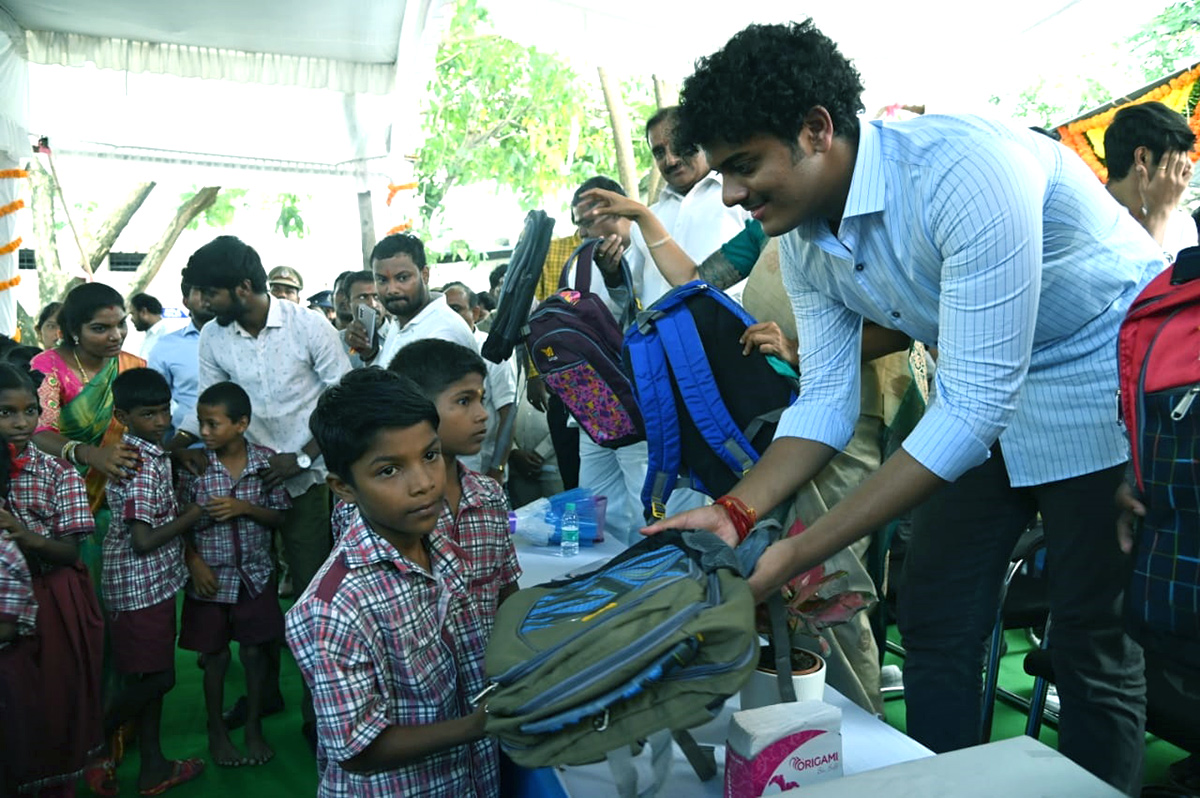 Kalvakuntla Himanshu Bday Celebrations At Adopted School Photos - Sakshi4