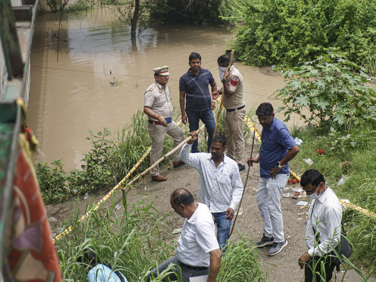 Yamuna Breaches Danger Level Waterlogging in Parts of Delhi Photos - Sakshi33