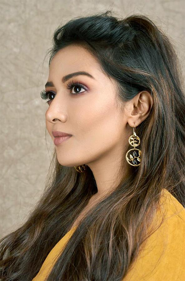 Best Catherine Tresa Hot HD Photos - Sakshi18