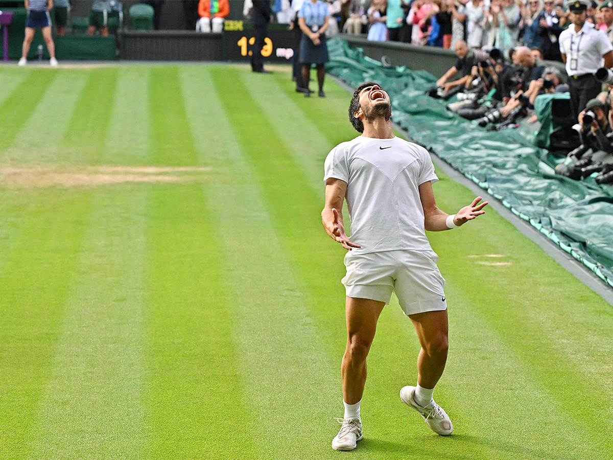 Wimbledon 2023: Carlos Alcaraz beats Novak Djokovic Photos - Sakshi1