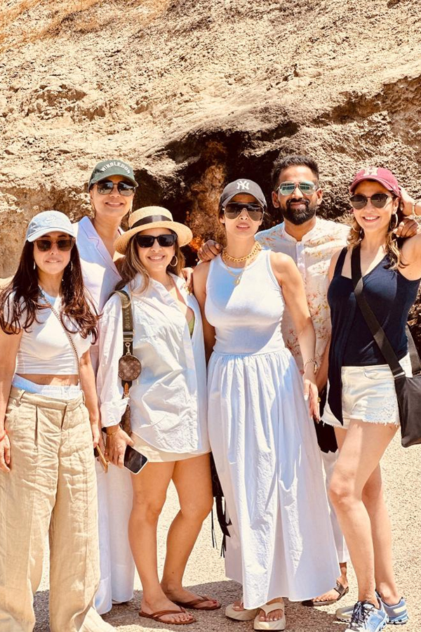 Indian Actress Malaika Arora Vacation Trip HD Photo Gallery - Sakshi2