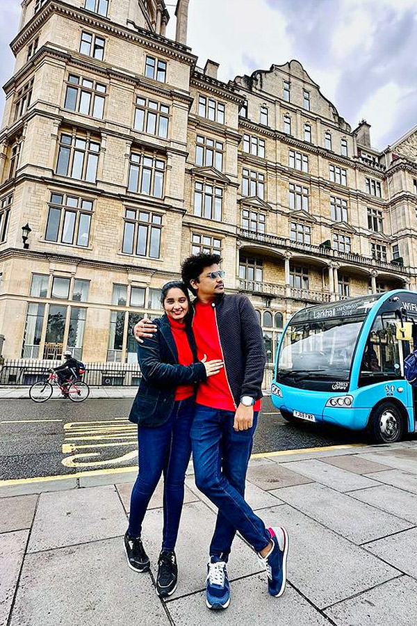 Jabardasth Kevvu Karthik With His Wife Srilekha HONEYMOON  In UK PHotos - Sakshi2