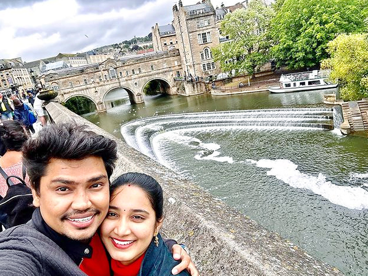 Jabardasth Kevvu Karthik With His Wife Srilekha HONEYMOON  In UK PHotos - Sakshi8