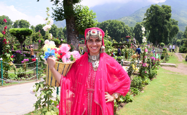 Indian Badminton Saina Nehwal On Kashmir Trip Photo Gallery - Sakshi1