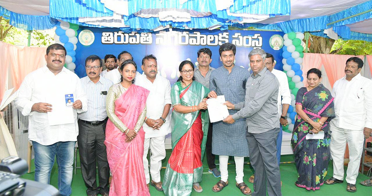 AP CM YS Jagan Launches Jagananna Suraksha Pics - Sakshi10