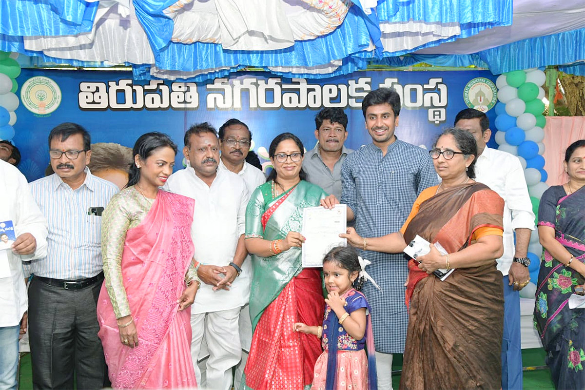 AP CM YS Jagan Launches Jagananna Suraksha Pics - Sakshi12