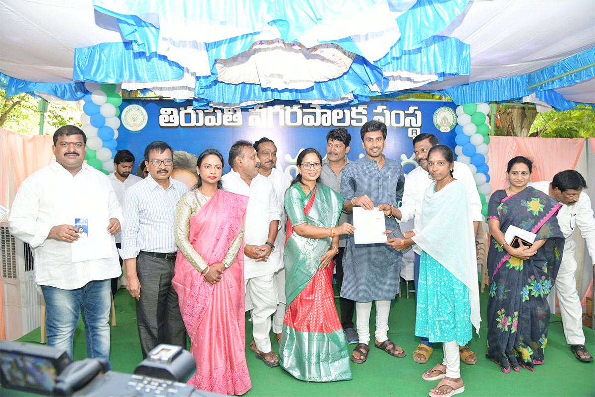 AP CM YS Jagan Launches Jagananna Suraksha Pics - Sakshi13