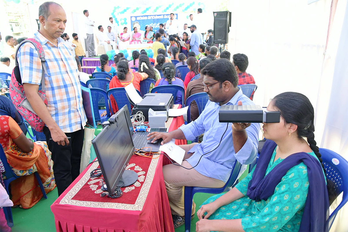 AP CM YS Jagan Launches Jagananna Suraksha Pics - Sakshi19