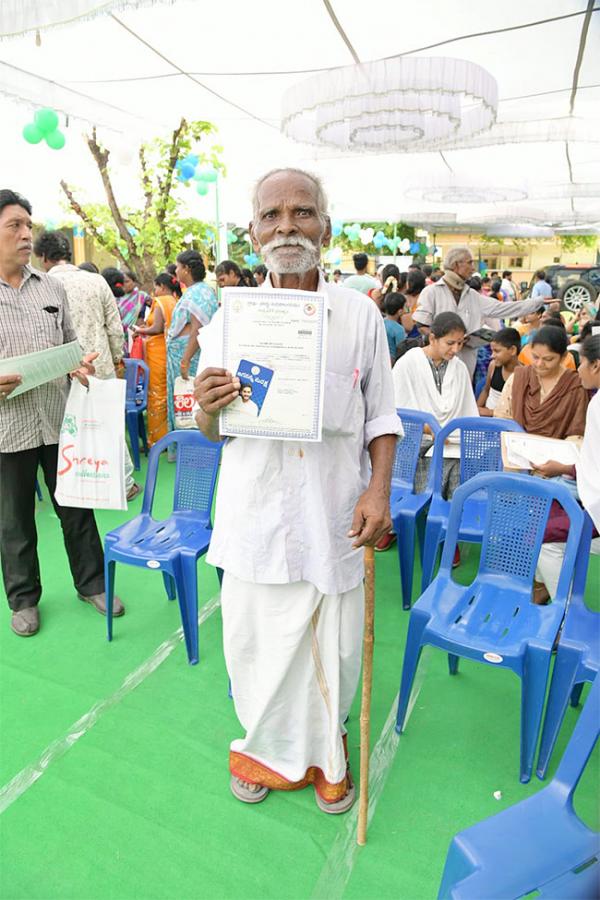 AP CM YS Jagan Launches Jagananna Suraksha Pics - Sakshi22