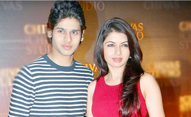 Bhagyashree With Her Son Abhimanyu Photos - Sakshi7