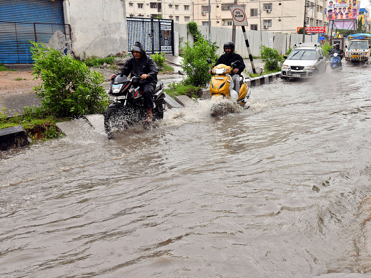 Heavy Rains in Hyderabad Photos - Sakshi20