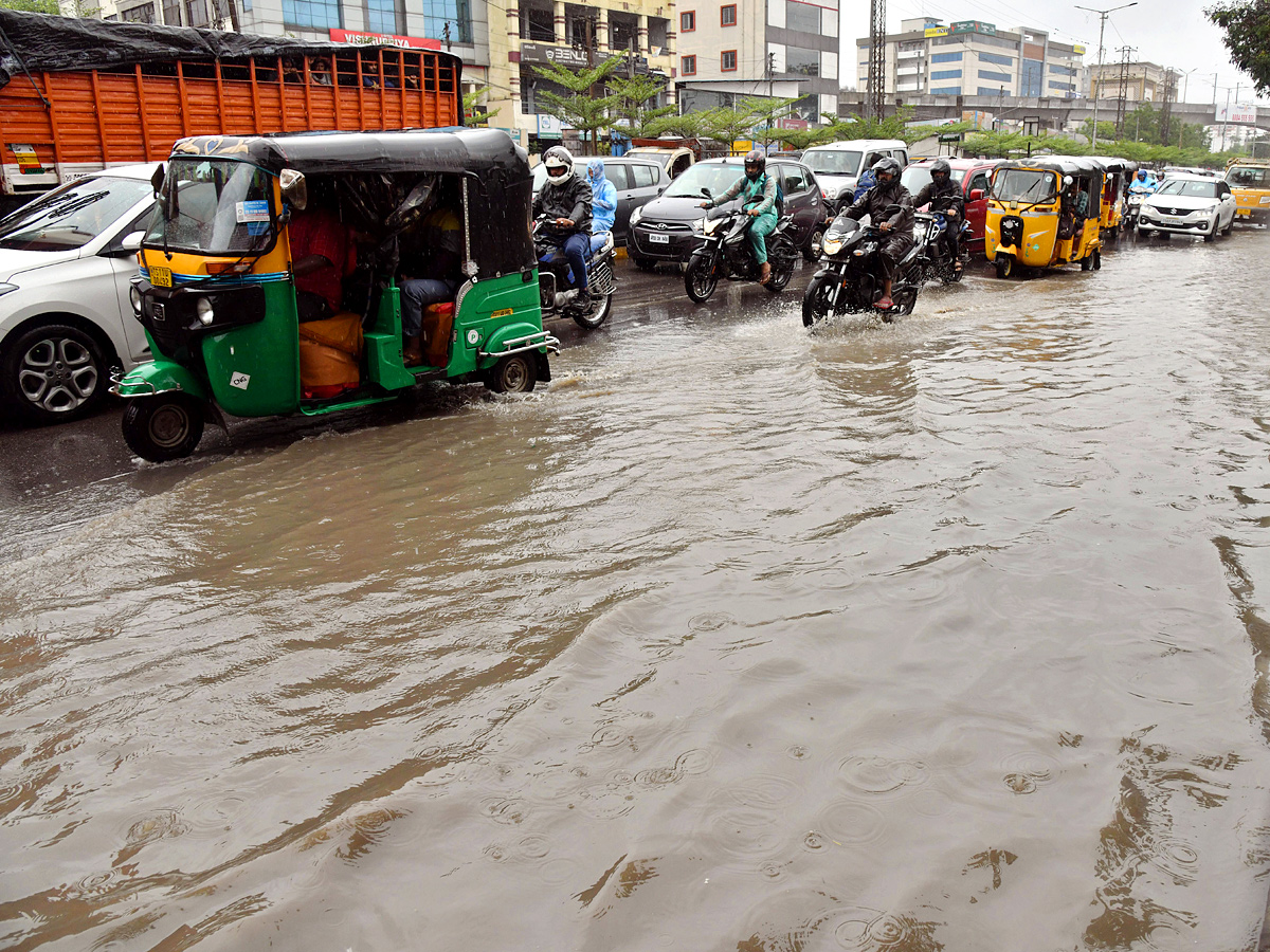 Heavy Rains in Hyderabad Photos - Sakshi23