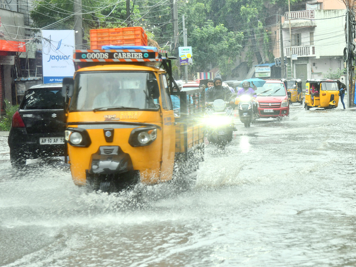 Heavy Rains in Hyderabad Photos - Sakshi25