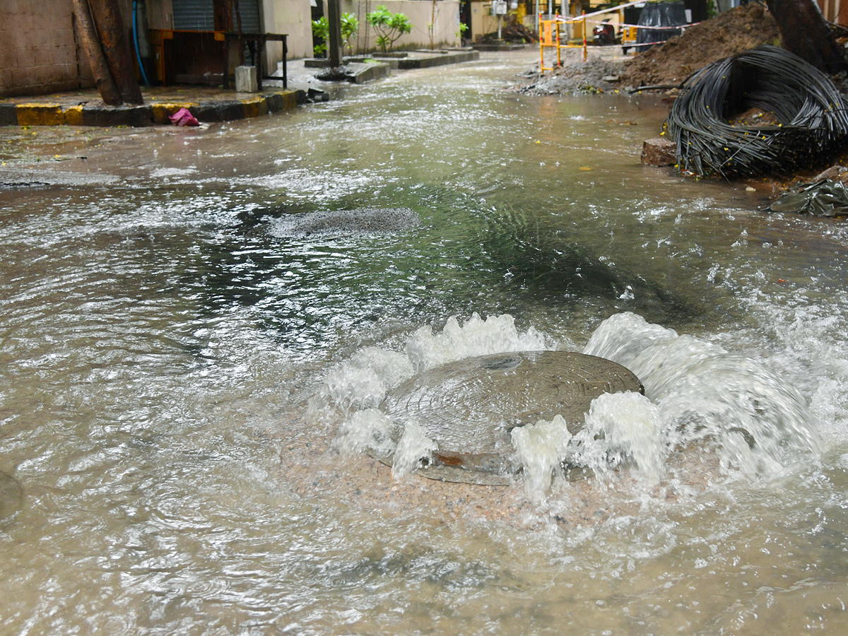 Heavy Rains in Hyderabad Photos - Sakshi26