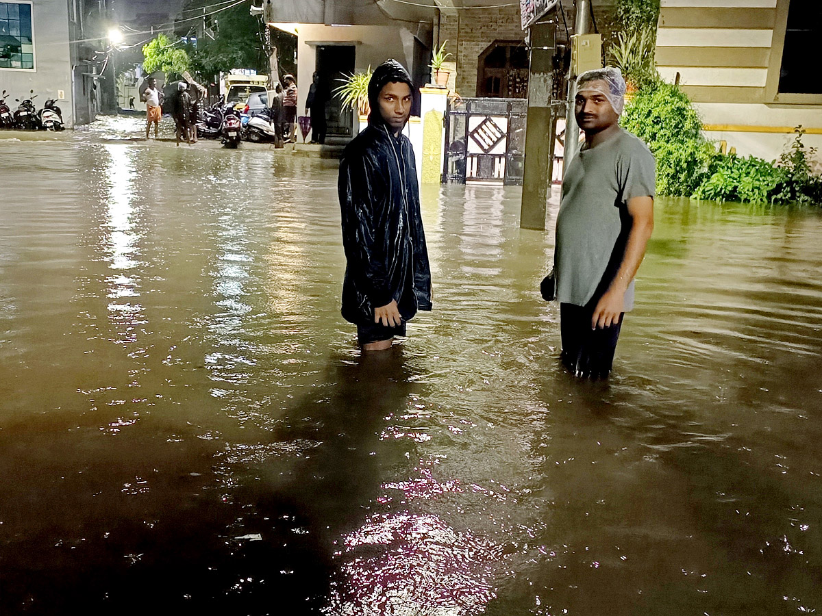 Heavy Rains in Hyderabad Photos - Sakshi29