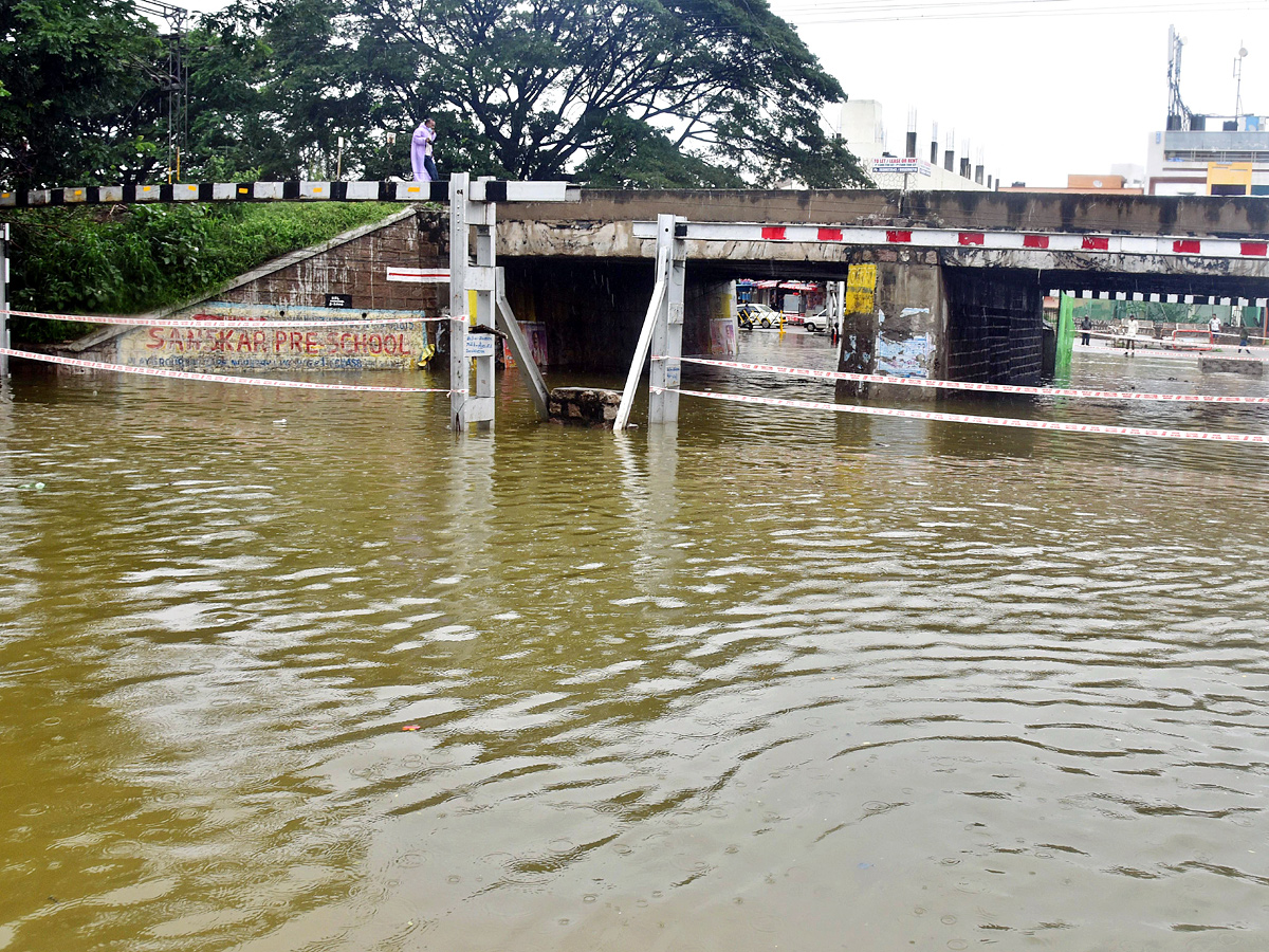 Heavy Rains in Hyderabad Photos - Sakshi4