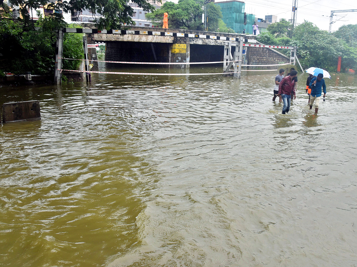 Heavy Rains in Hyderabad Photos - Sakshi5