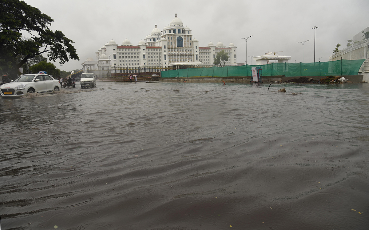 Heavy Rains In Hyderabad - Sakshi2