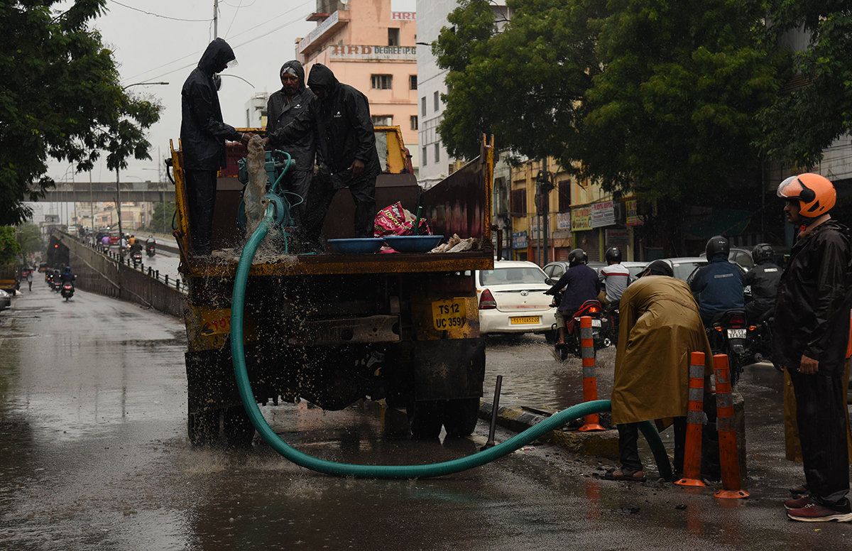 Heavy Rains In Hyderabad - Sakshi8