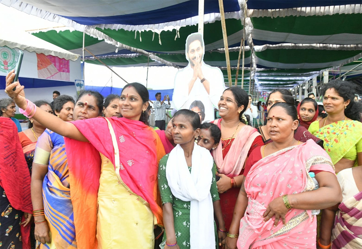 ysr nethanna nestham program Tirupati district Pics - Sakshi1