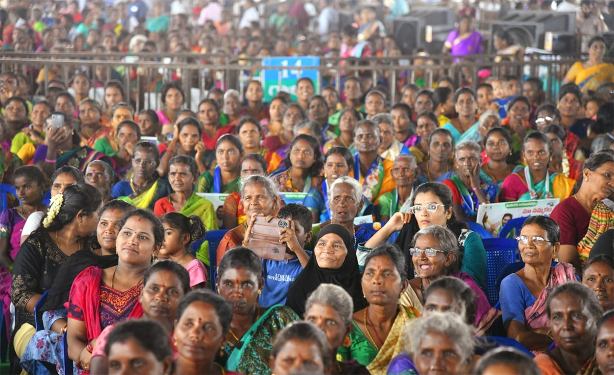 ysr nethanna nestham program Tirupati district Pics - Sakshi7