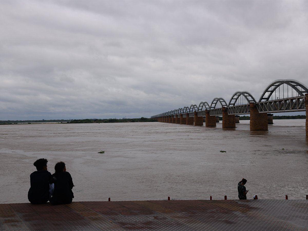 Heavy rain Rajamahendravaram Pics - Sakshi14