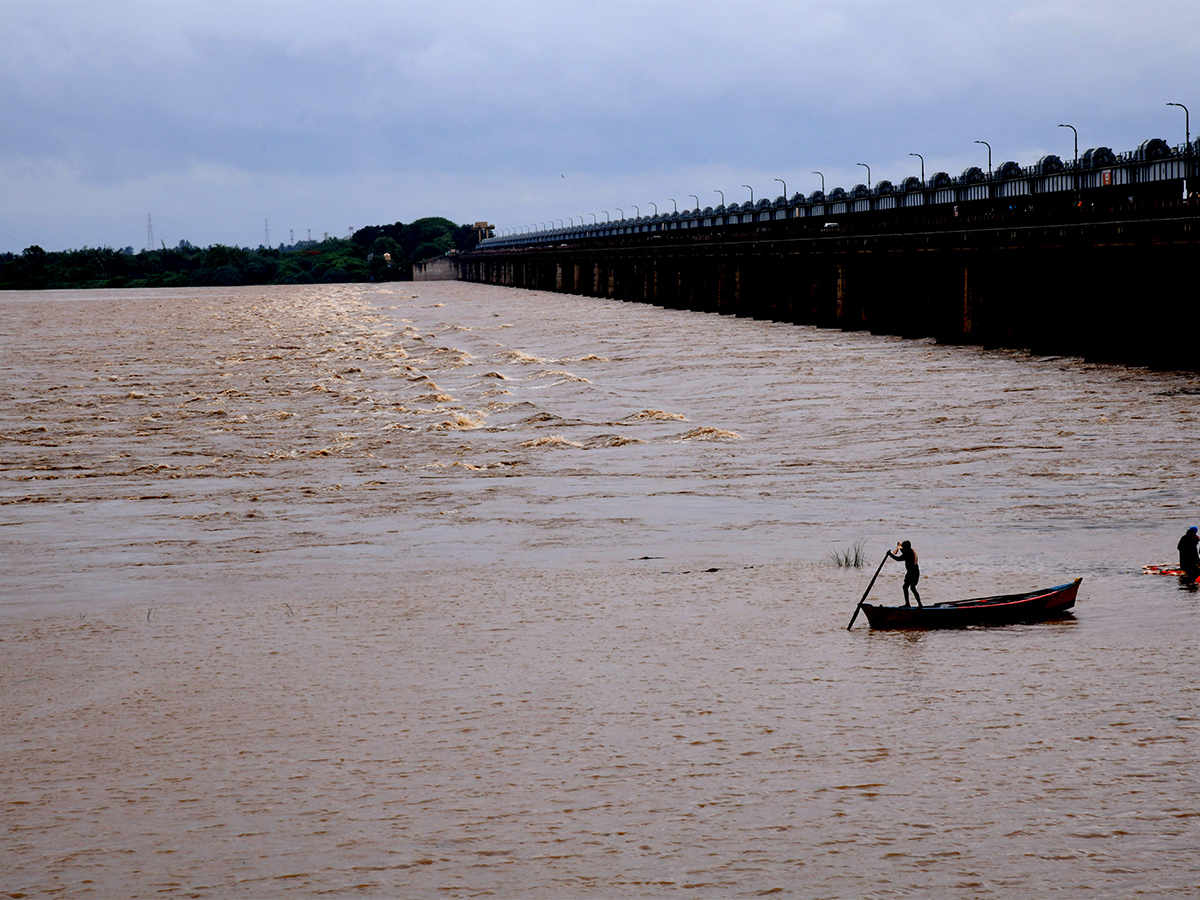 Heavy rain Rajamahendravaram Pics - Sakshi30