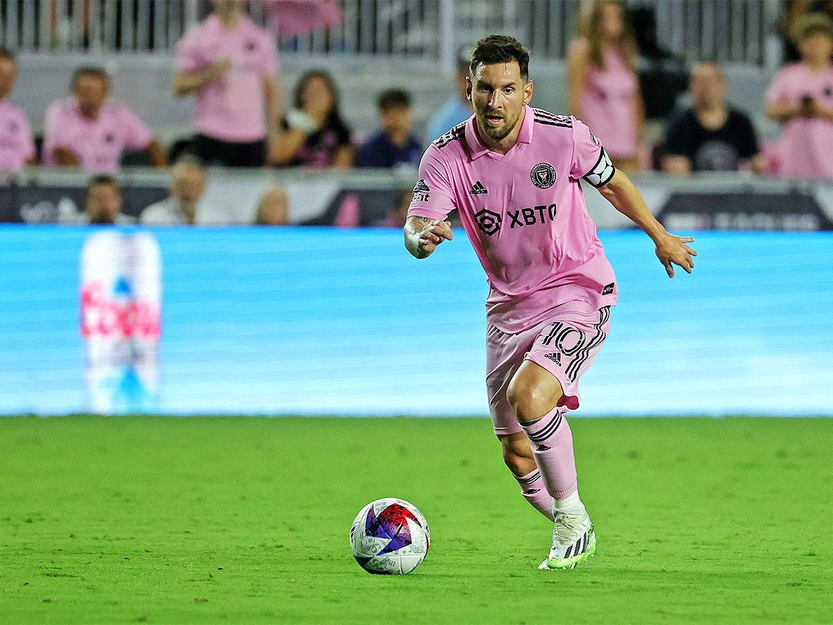 Lionel Messi Free Kick Goal In Debut Match For Inter Miami FC - Sakshi6