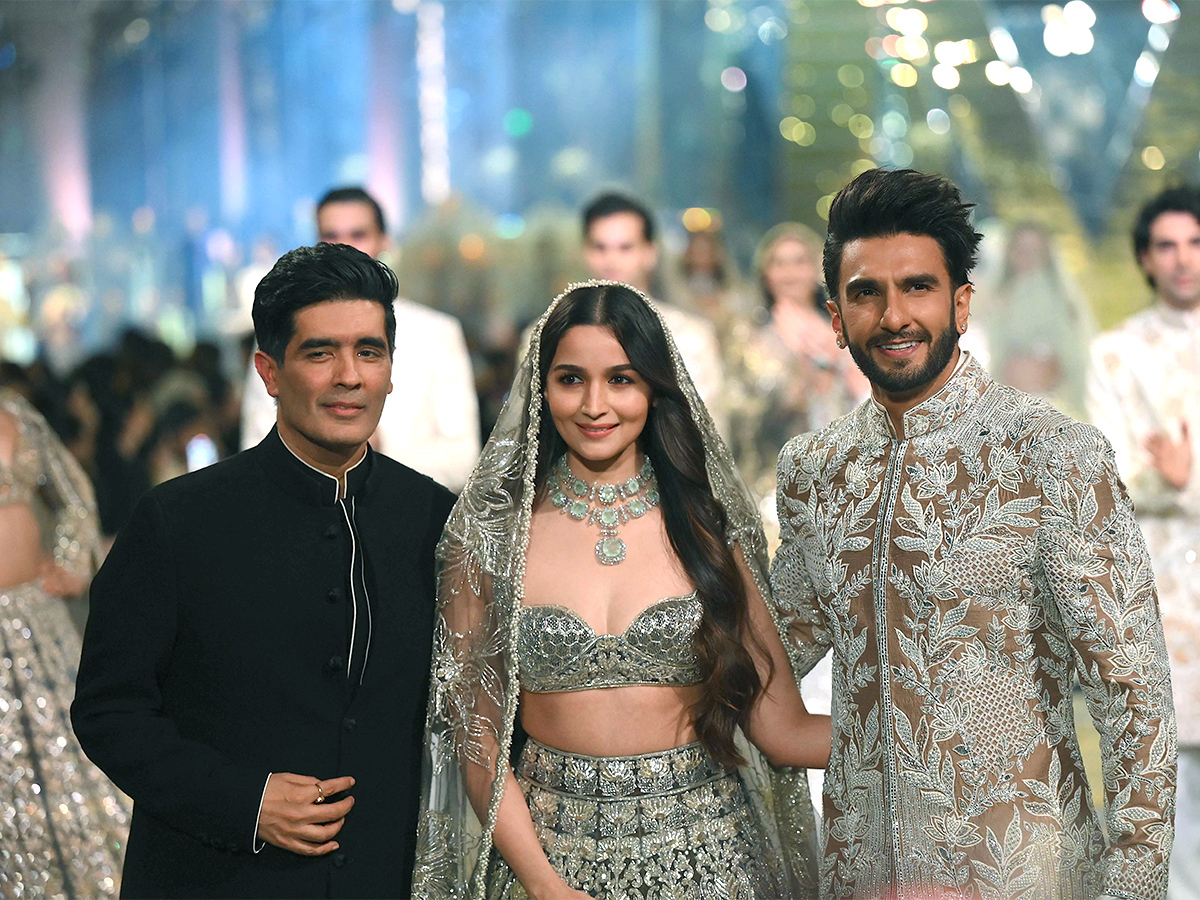 Manish Malhotra fashion show during The Bridal couture show in Mumbai - Sakshi24