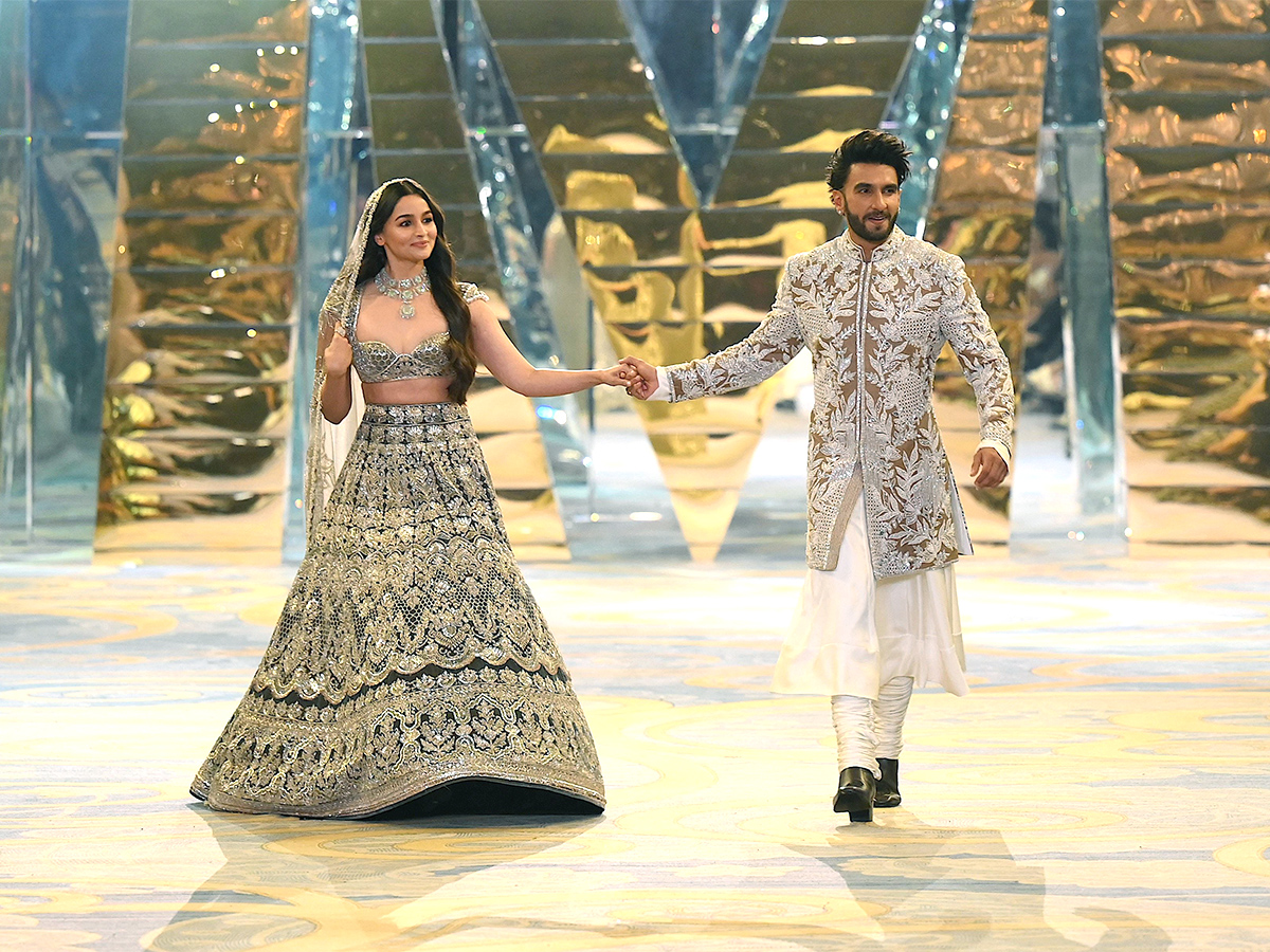 Manish Malhotra fashion show during The Bridal couture show in Mumbai - Sakshi3