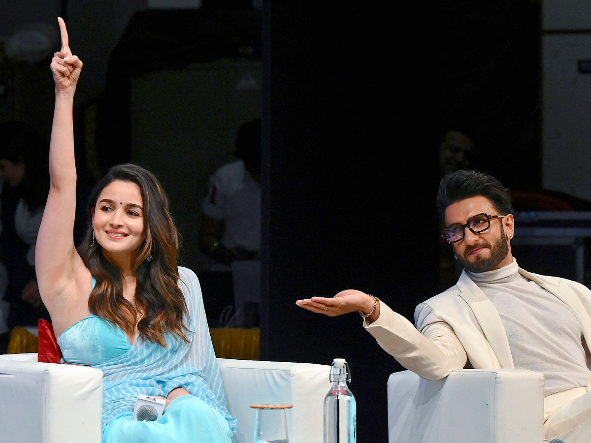 Rocky Aur Rani Kii Prem Kahaani Promotions By Ranveer Singh And Alia Bhatt Photos - Sakshi9