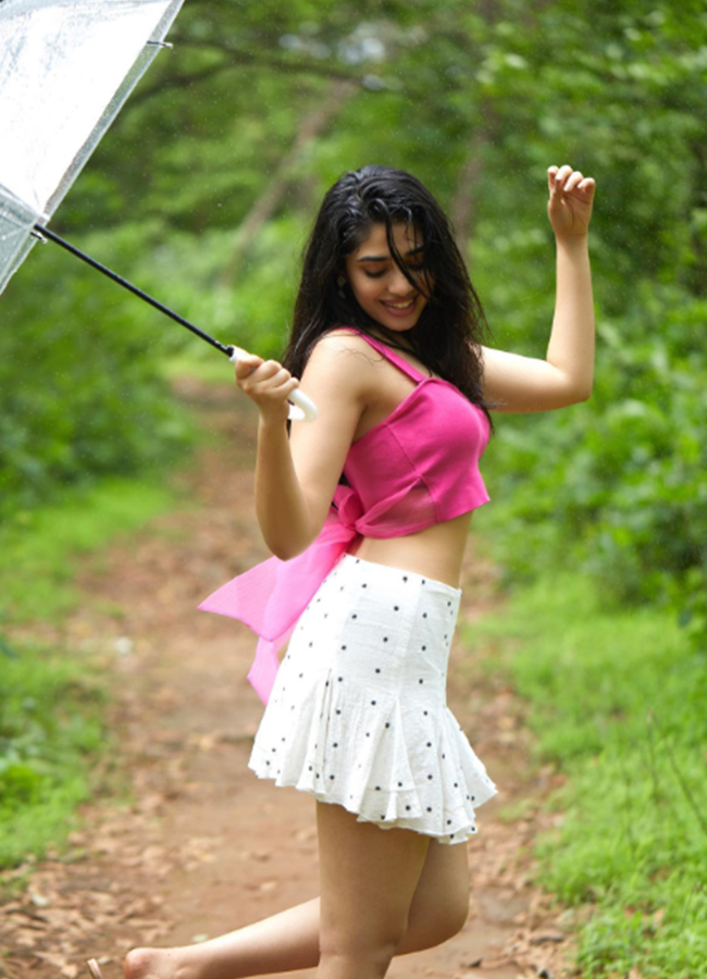 Indian Actress Krithi Shetty Latest HD Photo Gallery - Sakshi2