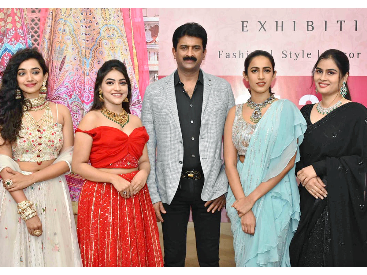 Actress Niharika Konidela Launch of Hi Life Exhibition Photos - Sakshi19