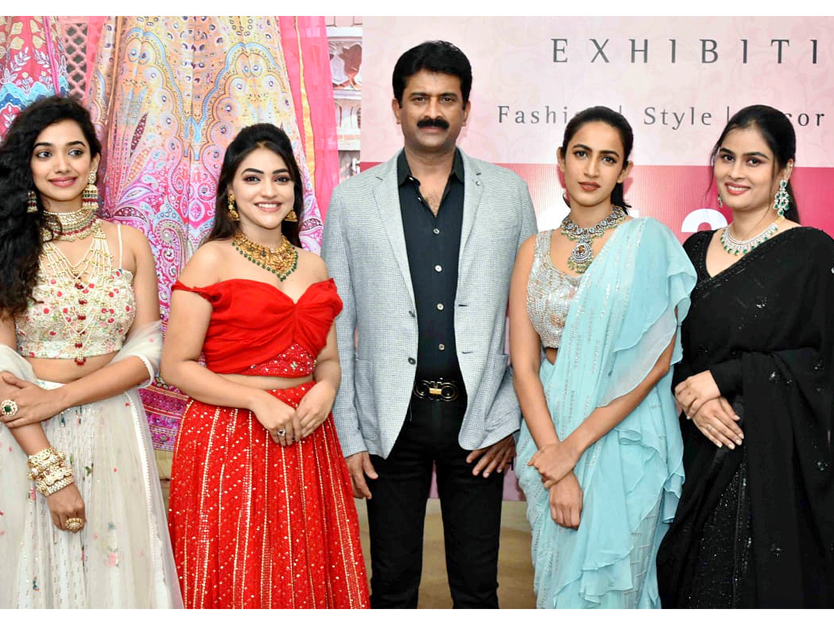 Actress Niharika Konidela Launch of Hi Life Exhibition Photos - Sakshi16