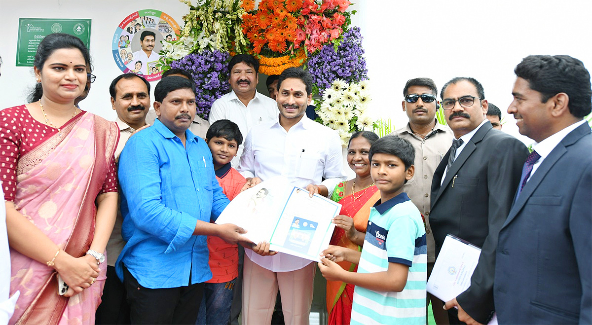 CM Jagan Lay Foundation for Amaravati CRDA Houses - Sakshi13