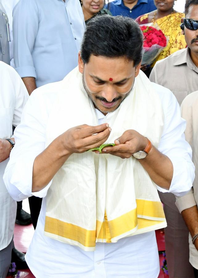 CM Jagan Lay Foundation for Amaravati CRDA Houses - Sakshi16