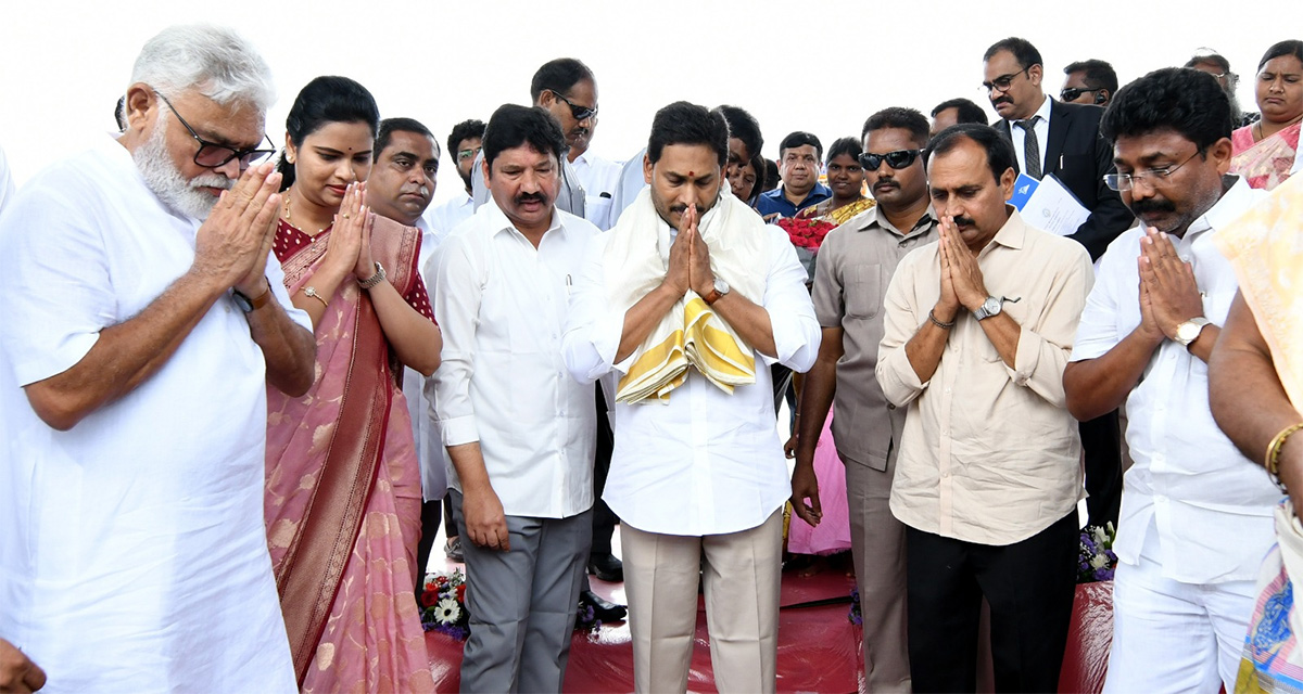 CM Jagan Lay Foundation for Amaravati CRDA Houses - Sakshi5