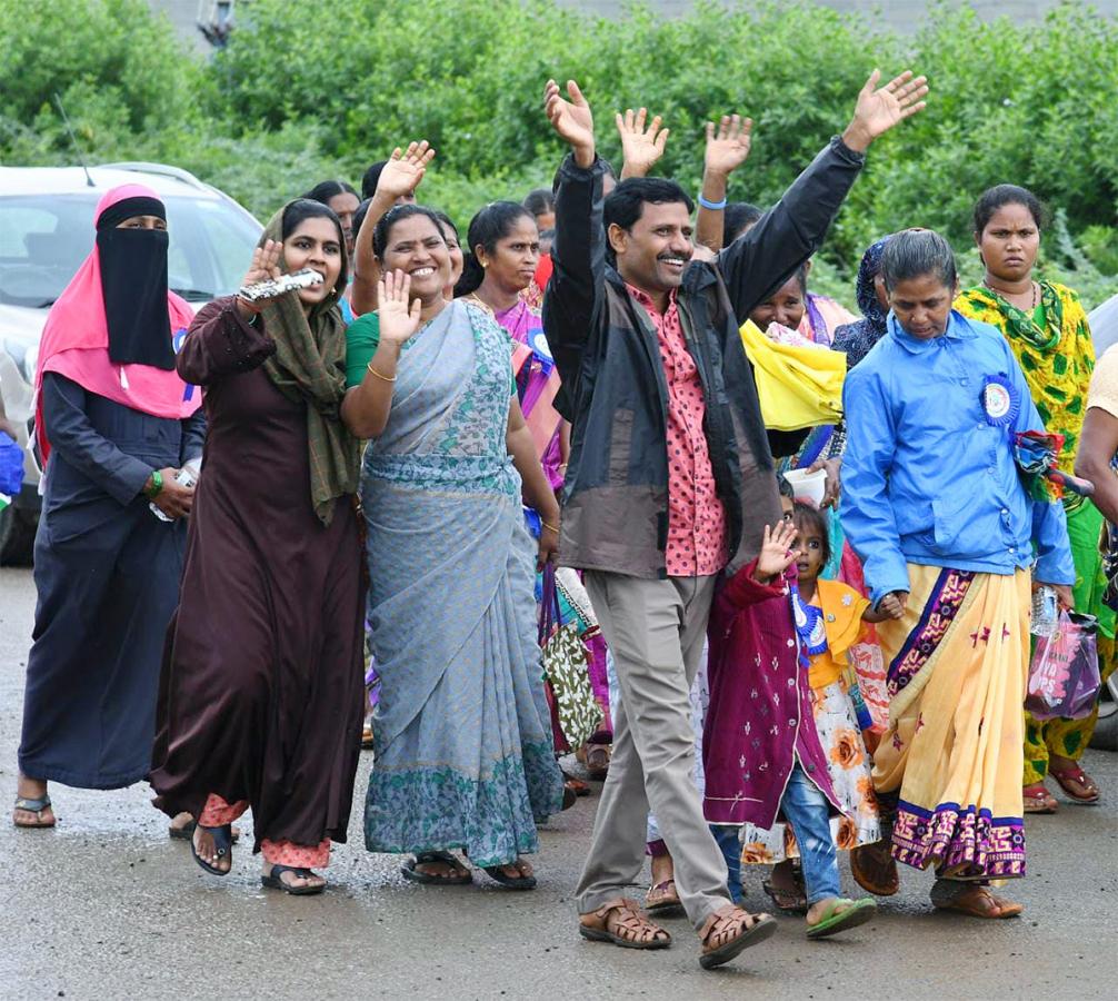 CM Jagan Lays Foundation Stone for Poor People Houses In Krishnayapalem - Sakshi13