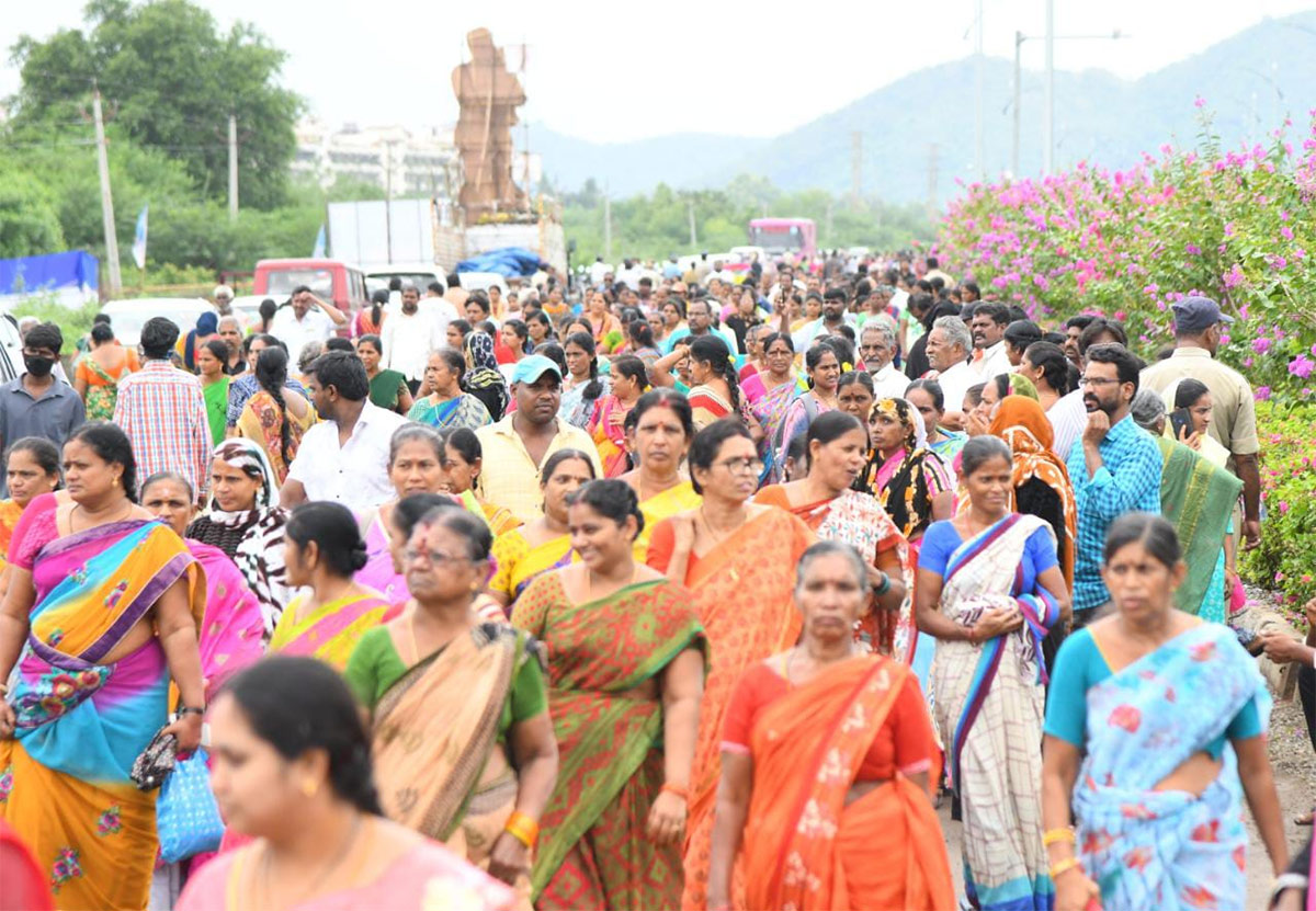 CM Jagan Lays Foundation Stone for Poor People Houses In Krishnayapalem - Sakshi23