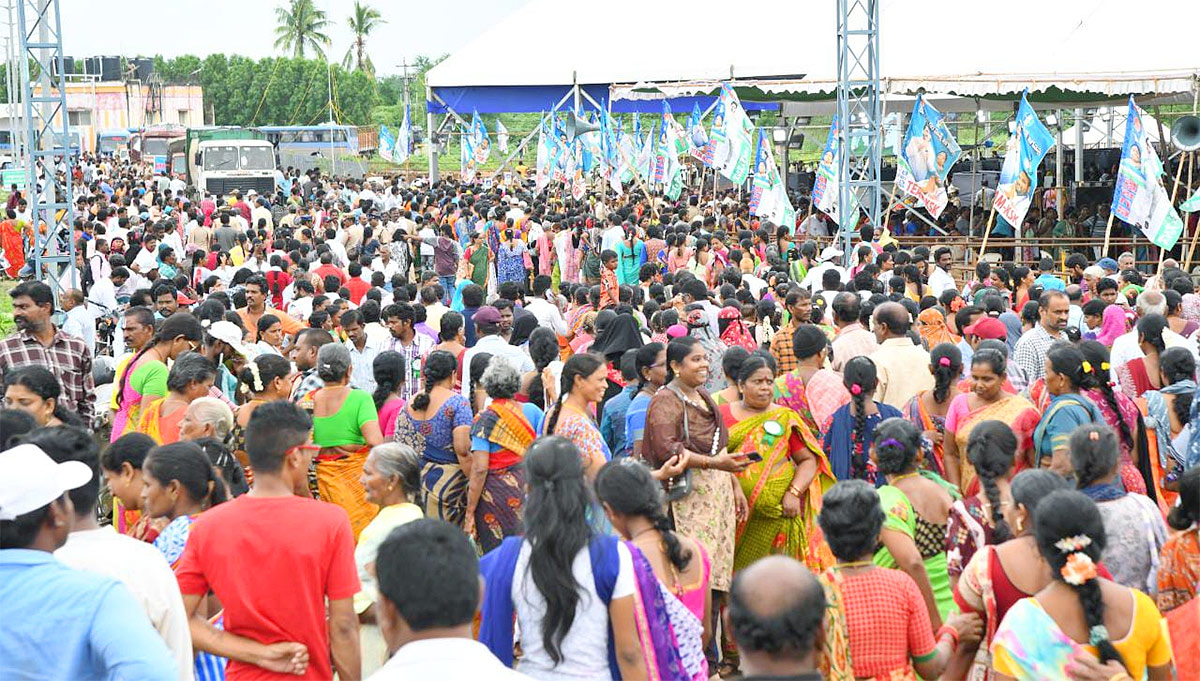 CM Jagan Lays Foundation Stone for Poor People Houses In Krishnayapalem - Sakshi26