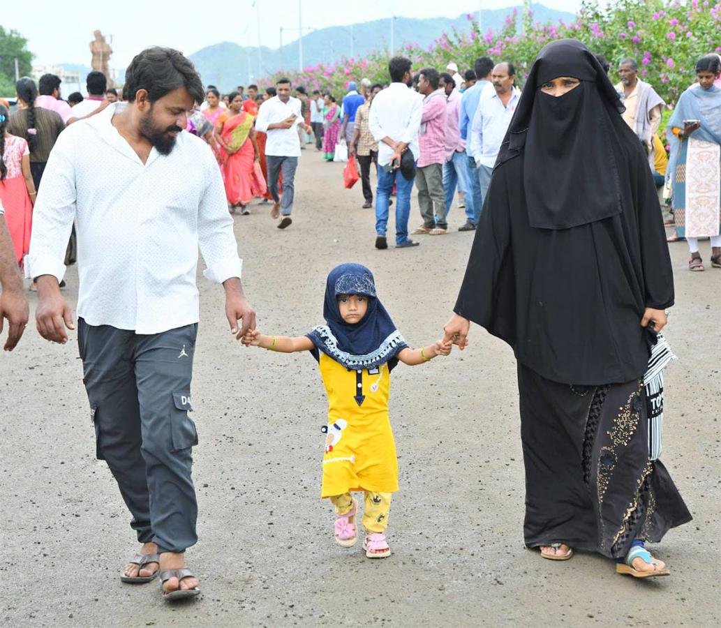 CM Jagan Lays Foundation Stone for Poor People Houses In Krishnayapalem - Sakshi27