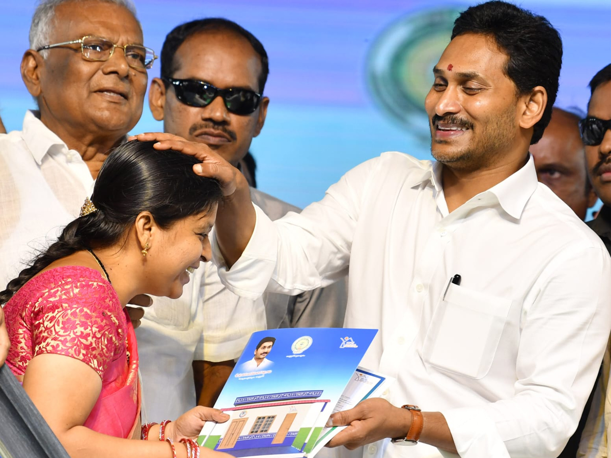 CM Jagan Attends public meeting In Venkatapalem Photo Gallery - Sakshi22