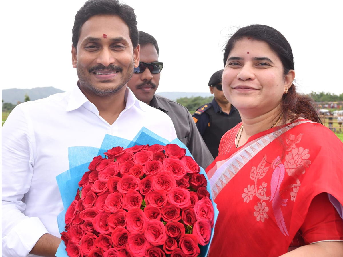 CM Jagan Attends public meeting In Venkatapalem Photo Gallery - Sakshi3