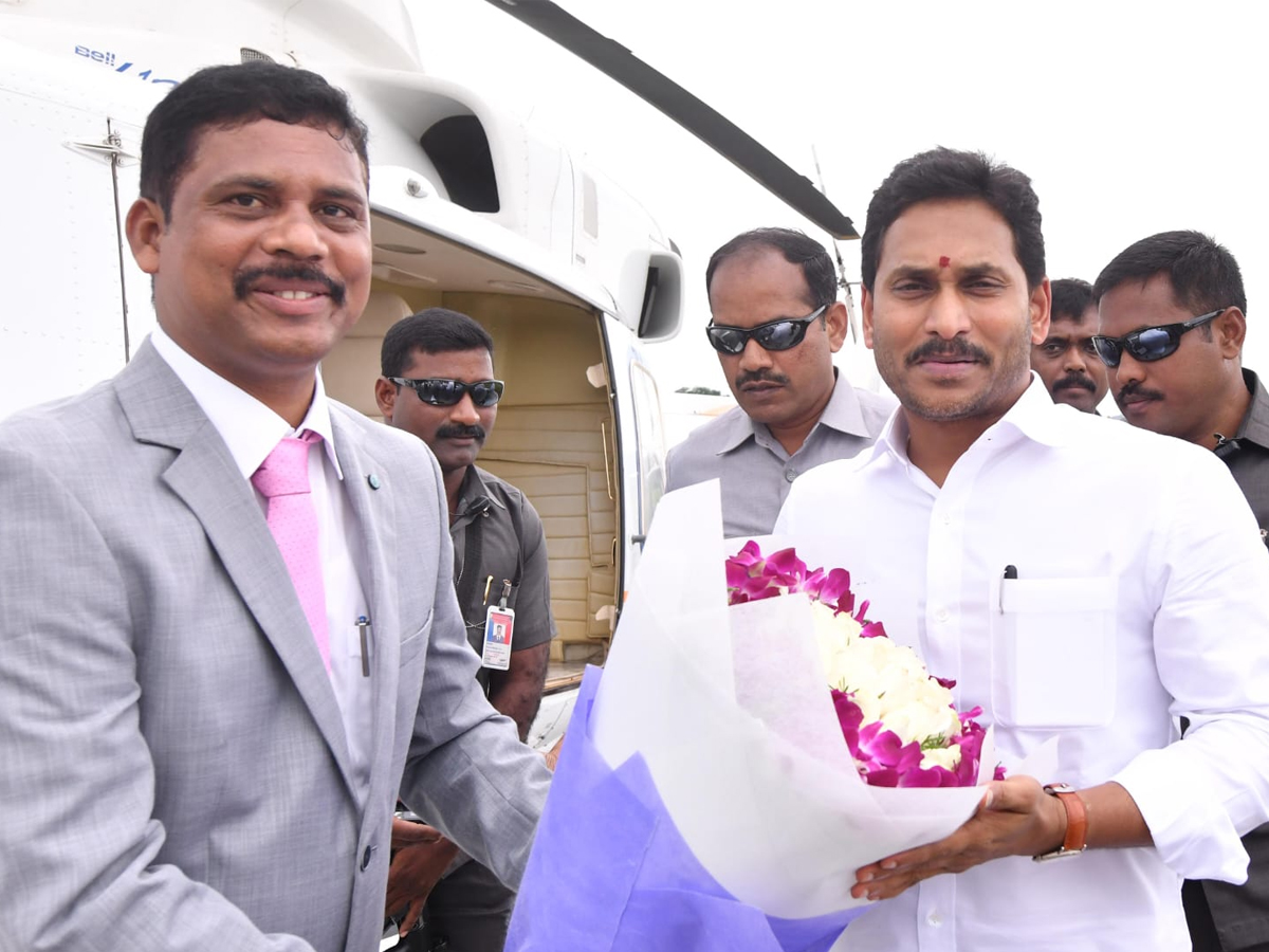 CM Jagan Attends public meeting In Venkatapalem Photo Gallery - Sakshi2