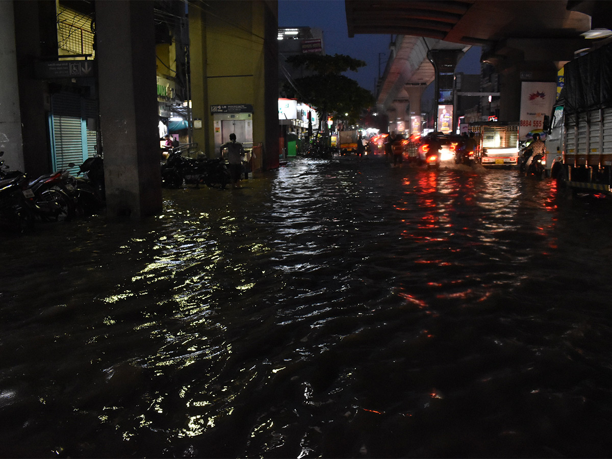 hyderabad rains update pics - Sakshi10