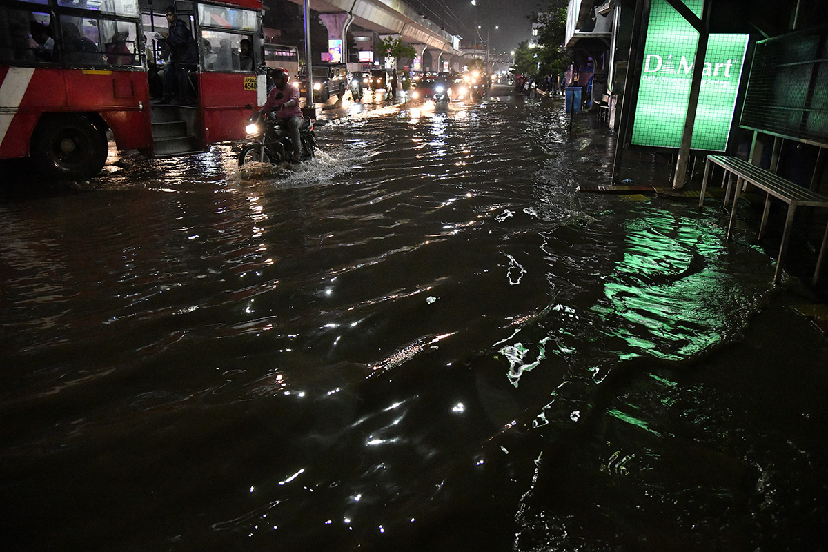 hyderabad rains update pics - Sakshi12