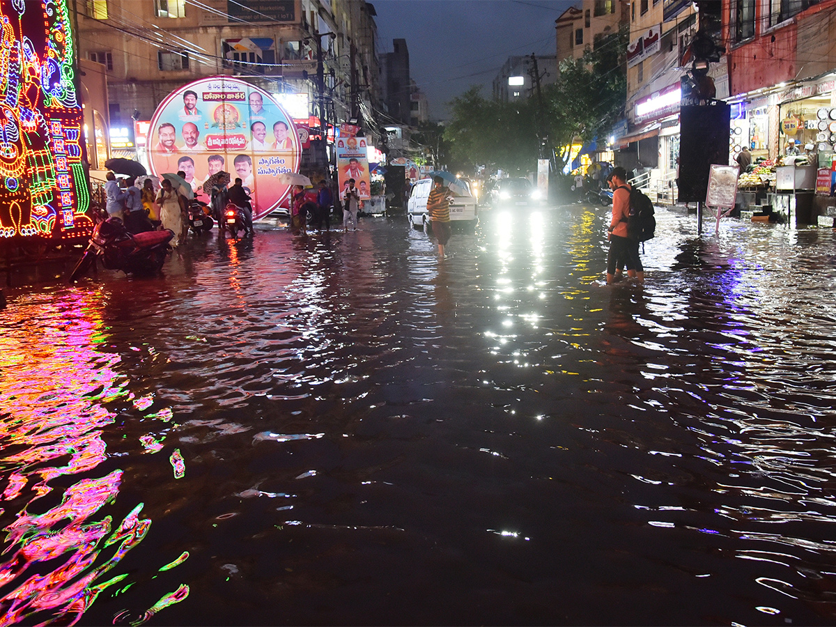 hyderabad rains update pics - Sakshi14