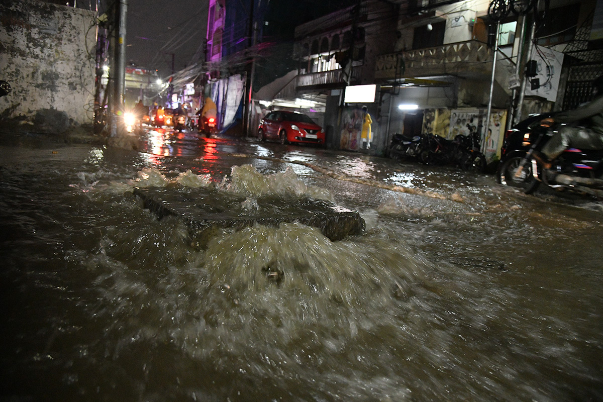 hyderabad rains update pics - Sakshi18