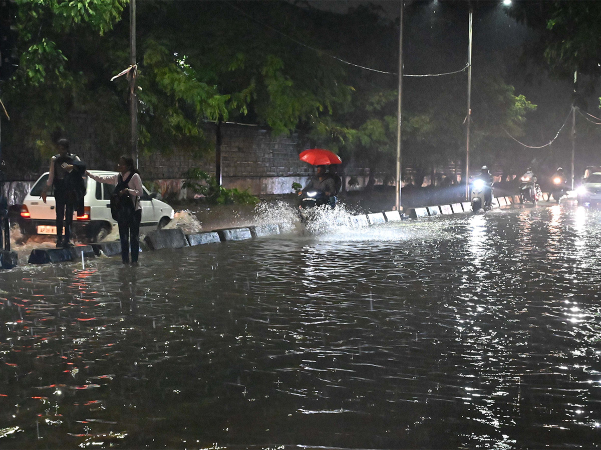 hyderabad rains update pics - Sakshi19