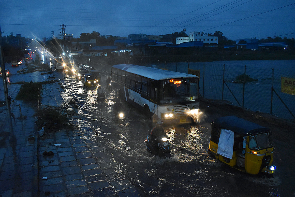 hyderabad rains update pics - Sakshi20